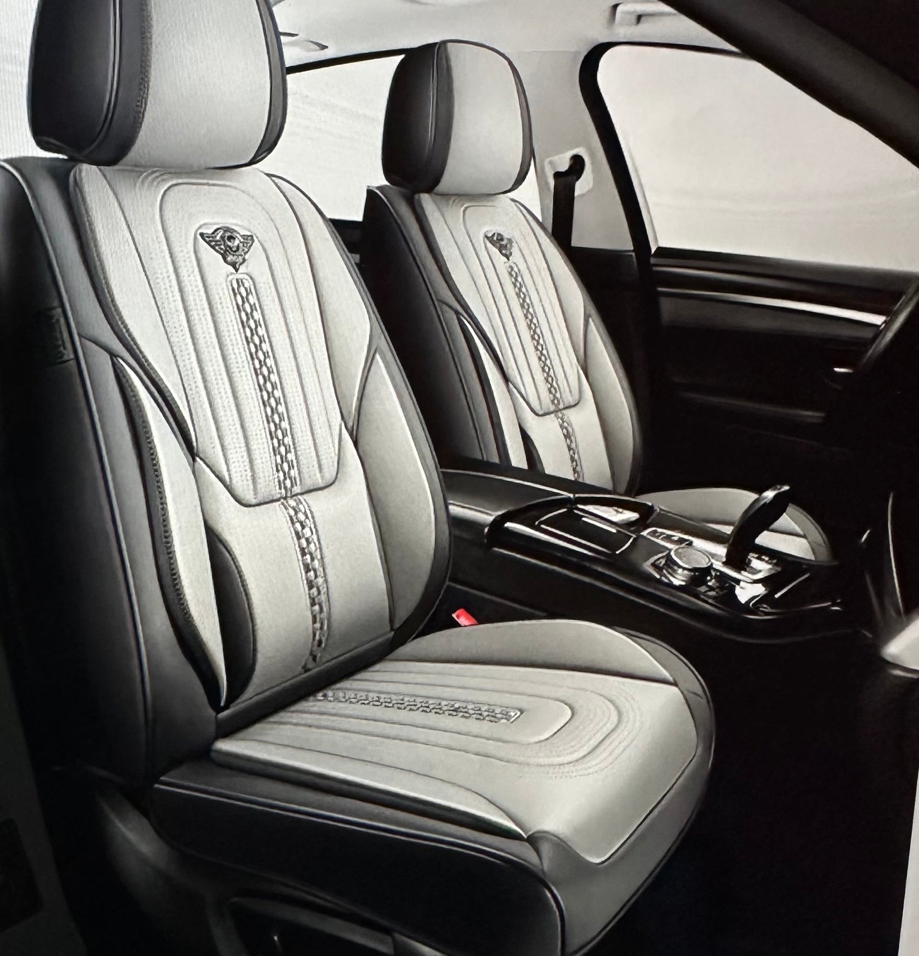 Capa Universal Completa Para Carro em Couro Legítimo e AirBag +BRINDES: 3 Tapetes Para Carro e Capa de Volante